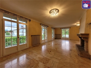 maison à la location -   09330  MONTGAILHARD, surface 171,72 m2 location maison - API447820